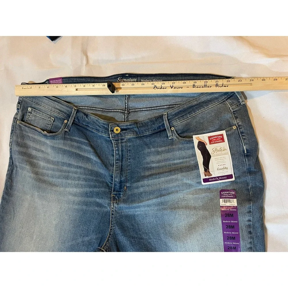 Signature by Levi Strauss &‎ Co. Sz 28 M  Plus Modern Skinny Jean Simply Stretch